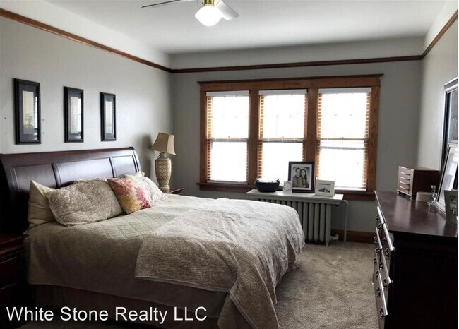 Foto del edificio - 5 br, 2 bath House - 215 W. Spruce