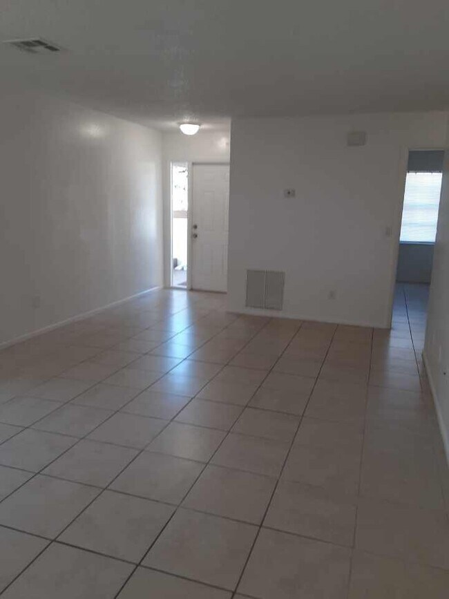 Foto del edificio - 537 SW Tamworth St