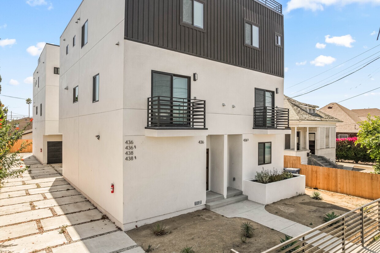Foto principal - 438 E 28th St