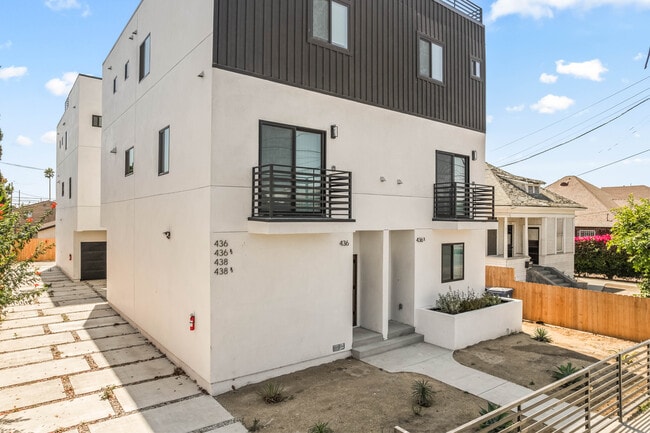 Photo - 438 E 28th St Townhome