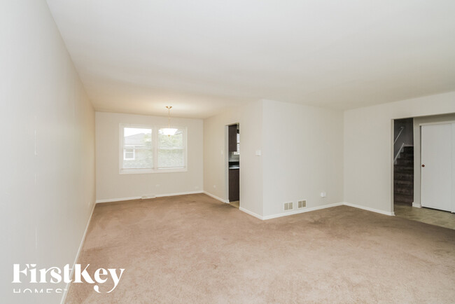 Building Photo - 6037 Spring Ln
