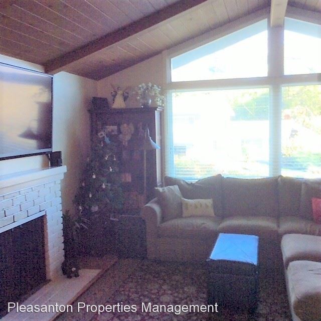 Building Photo - 3 br, 1 bath House - 2092 Donald Dr.