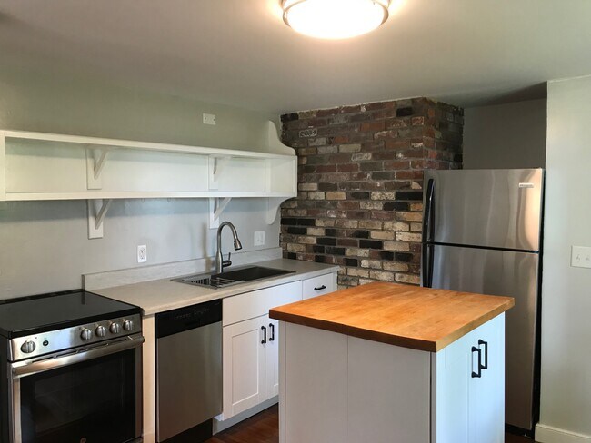 KITCHEN - 46 Hopkins Ln
