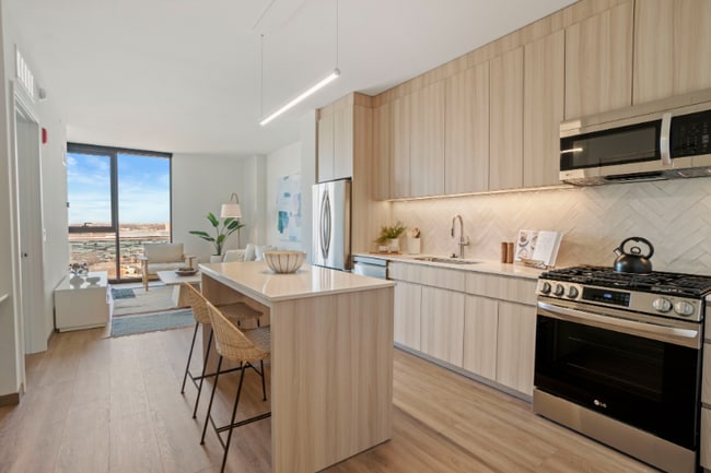 Photo - 513 S Damen Ave Apartment