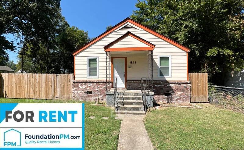 Primary Photo - 811 Crockett Pl