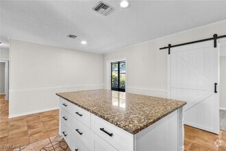 Building Photo - 1560 Maravilla Ave