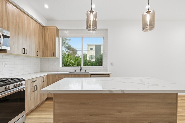 Building Photo - 5809 Kester Ave