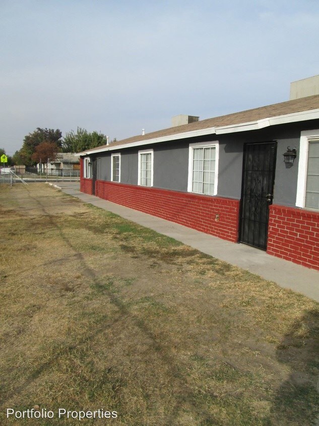 Primary Photo - 1101 E 10th St