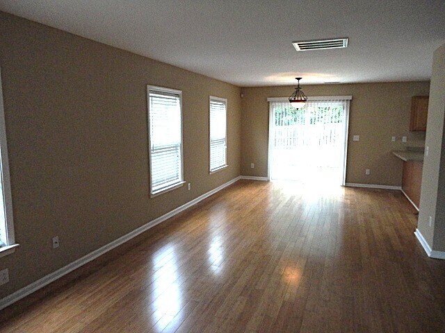 Foto del edificio - 1041 Kings Mountain Ln