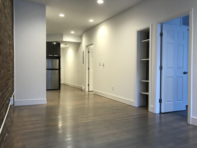 Foto del edificio - 82 W Cedar St