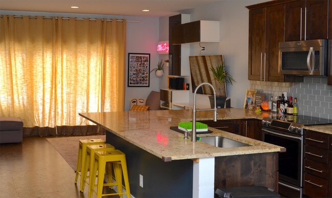 Building Photo - 227 Galapago St
