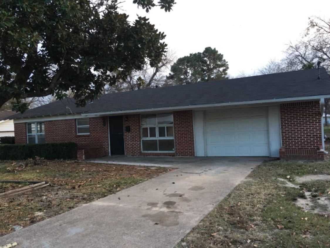 Primary Photo - 912 Alabama St