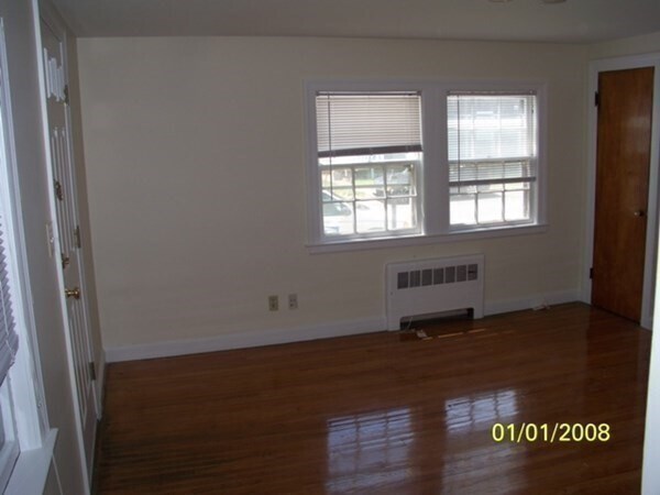 Building Photo - 7 Hartwell St