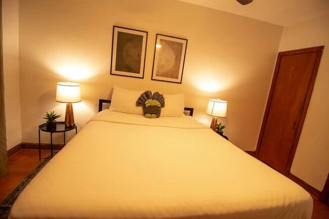 Building Photo - Office