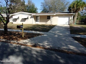 Building Photo - 2010 Ivy Dr