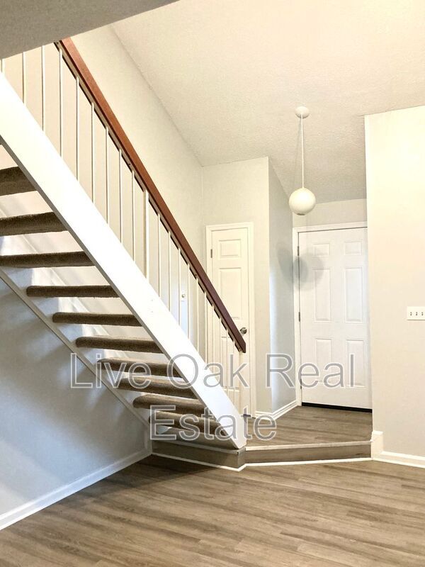 Building Photo - 241 Thalia Trace