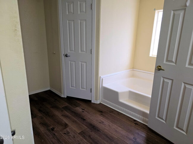 Foto del edificio - 18415 S Henry Coe Rd