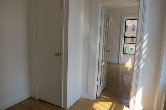 Building Photo - 501 W 45th St