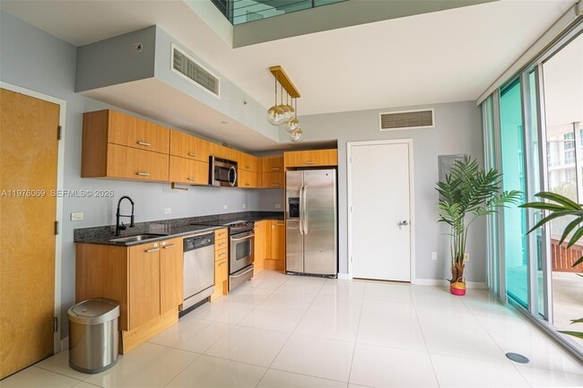 Foto del edificio - 350 S Miami Ave