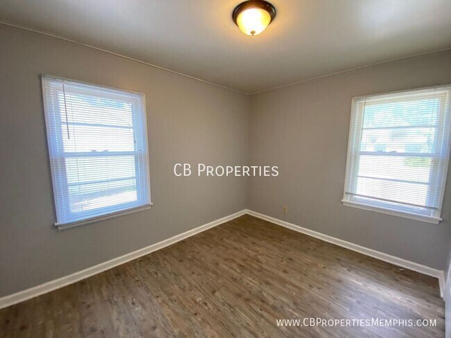 Foto del edificio - 4460 Helene Rd