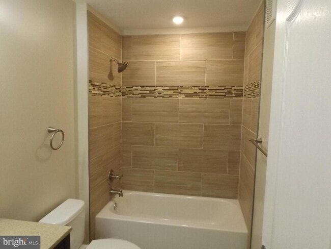 Building Photo - 8911 Town Center Cir