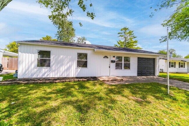 Foto del edificio - 490 Celina Rd