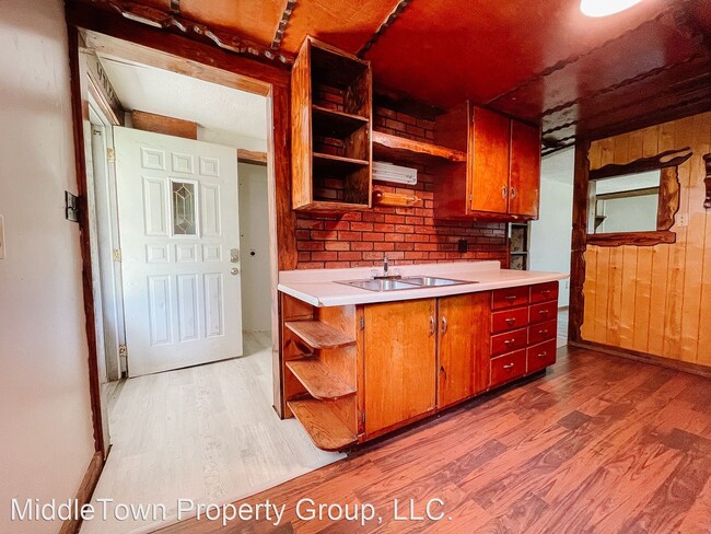 Building Photo - 2 br, 1 bath House - 2101 N Macedonia Ave