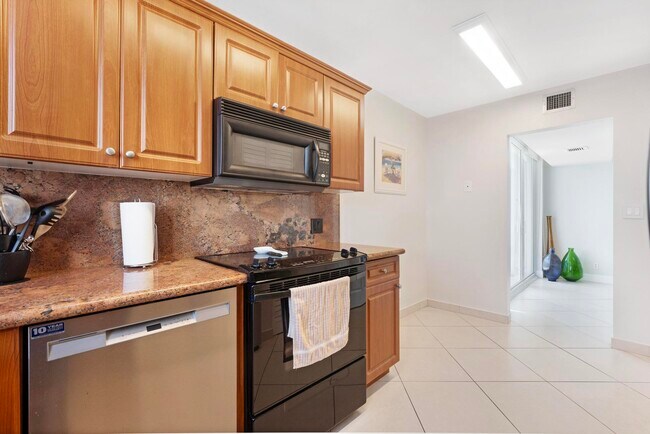 Foto del edificio - 1370 S Ocean Blvd