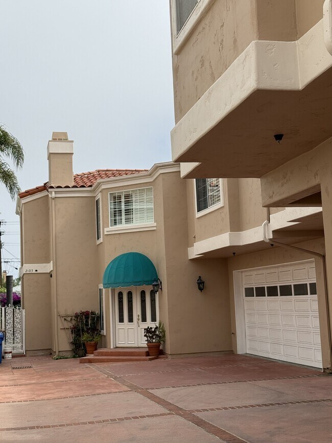 Foto del edificio - 2103 Gates Ave