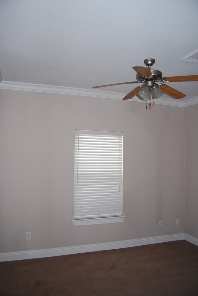 Building Photo - 1344 Tropical Cv