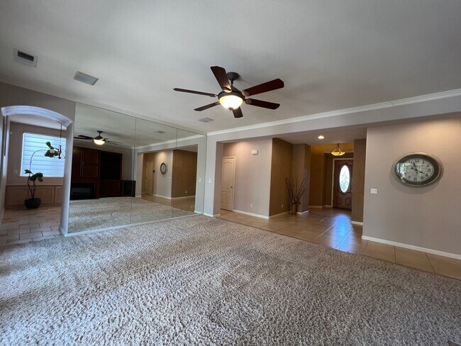 Foto del edificio - 2456 E Marquise Ct