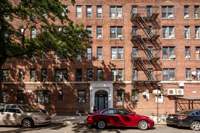 Building Photo - 1045 Union St