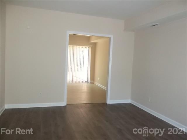 Foto del edificio - 1308 Larkfield Ln