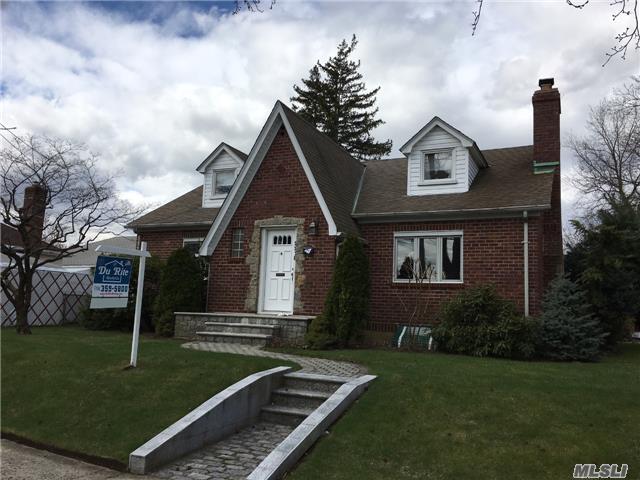 Foto principal - 22-18 157th St