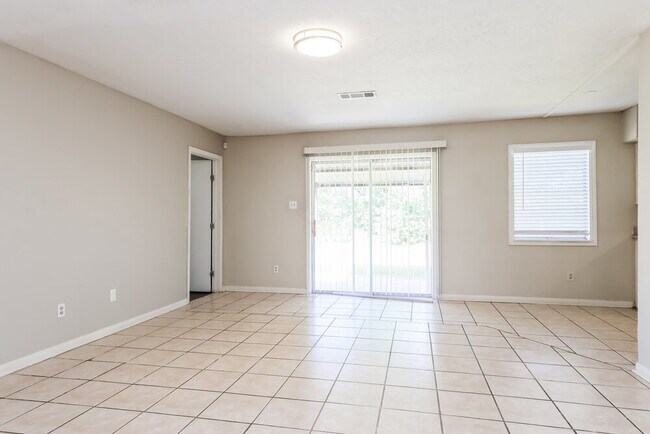 Foto del edificio - 807 Sulphur St