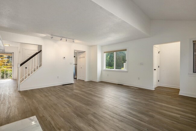 Building Photo - 117 Spinnaker Way