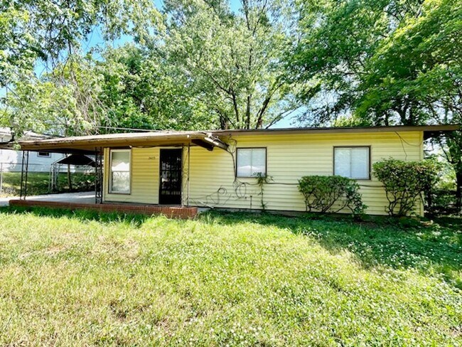 Foto del edificio - 2433 Shepherd Dr NW