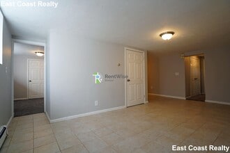 Building Photo - 21 Linden St