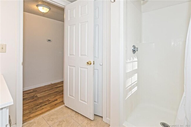 Foto del edificio - 15 Indian Hill Ln