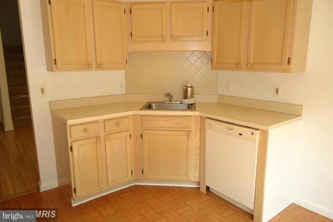 Building Photo - 10245 Cove Ledge Ct