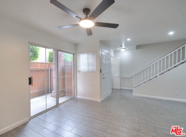Foto del edificio - 13810 Funston Ave