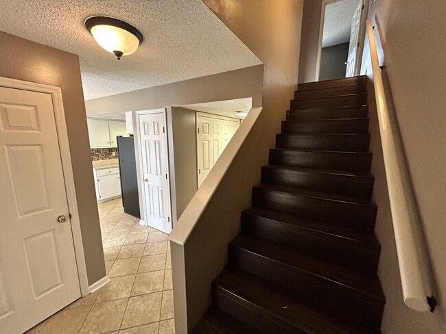 Building Photo - 504 Short St