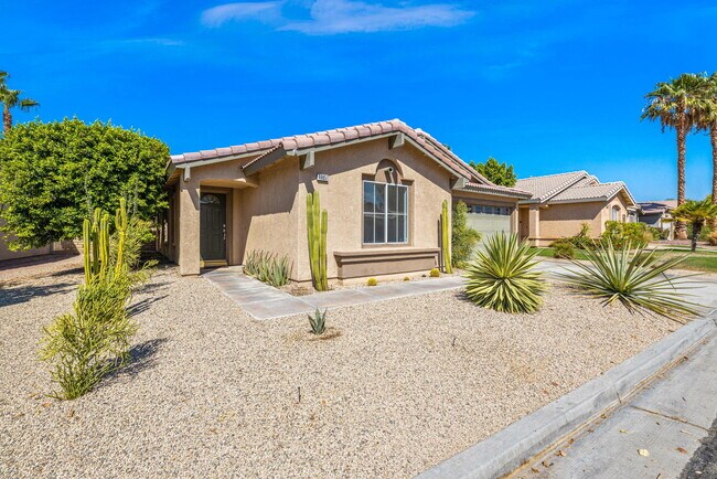 Building Photo - 49651 Lincoln Dr