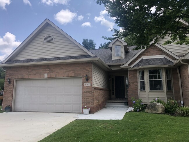 Foto del edificio - 59635 Twin Pines Dr