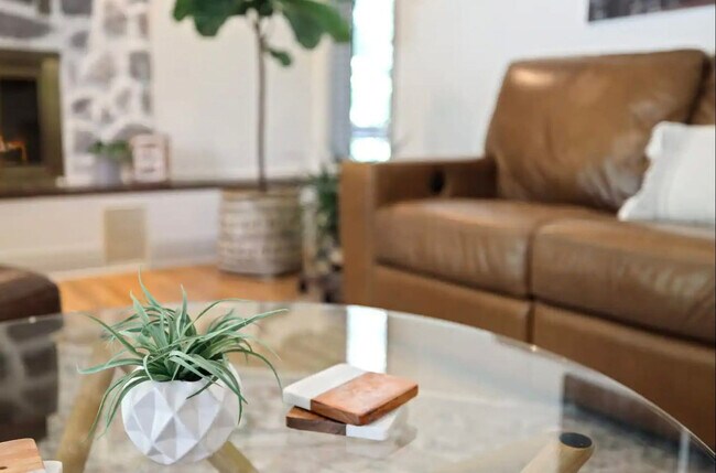 Foto del edificio - 17259 Birch Ln