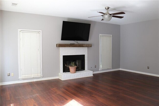 Building Photo - 1251 Green Oak Cir NW