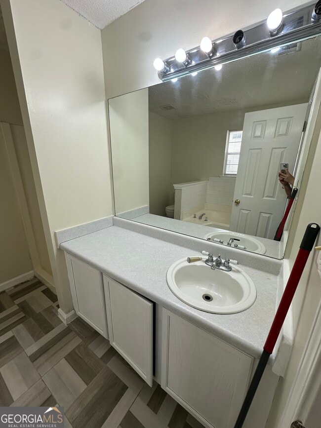 Building Photo - 465 Eagles Crossing Cir