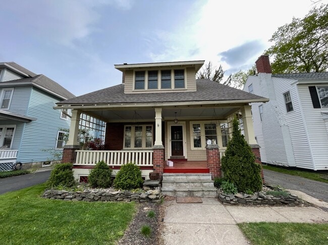 Building Photo - 1810 Eastern Pky
