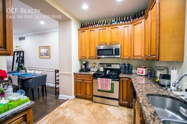 Building Photo - 1328 Webster St