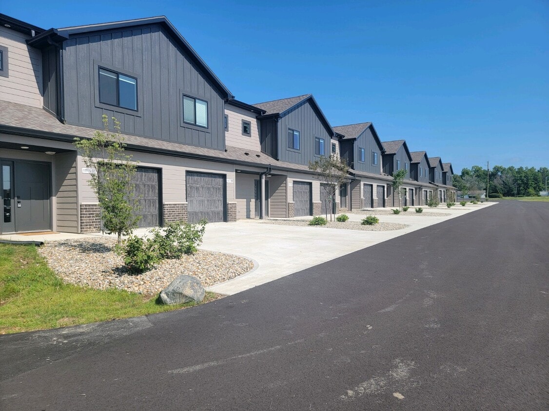 The Meadows at Keefer Creek 11033 Lima Rd fort wayne, IN Apartments